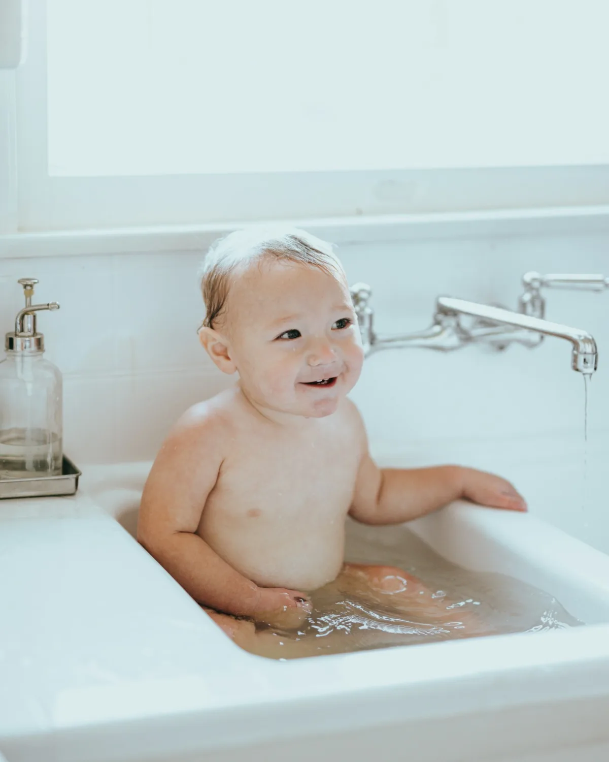 Ergonomik Bebek Banyo Küveti + Kaydırmaz Destek